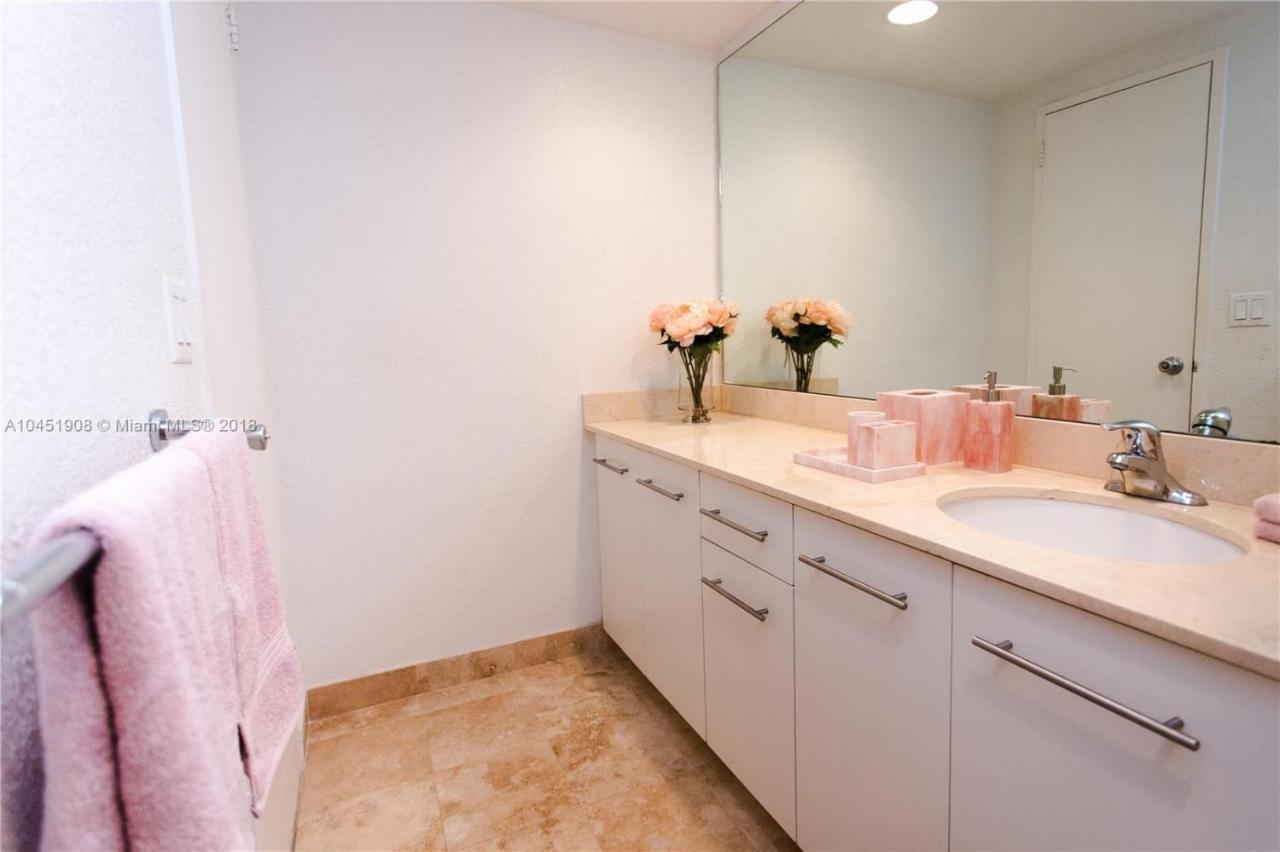 Ocean View And On Ocean 2 Bedroom Floor *