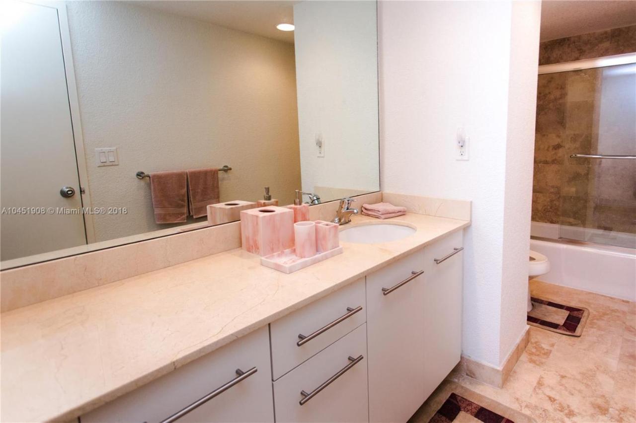 Ocean View And On Ocean 2 Bedroom Floor * Hollywood